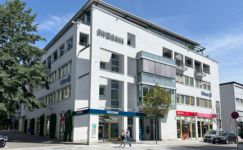 Bürogebäude der BW-Bank im Zentrum von Göppingen mit modernen Büroflächen – Büroeinheit durch fgi erfolgreich vermietet.