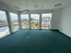 Eckbüro