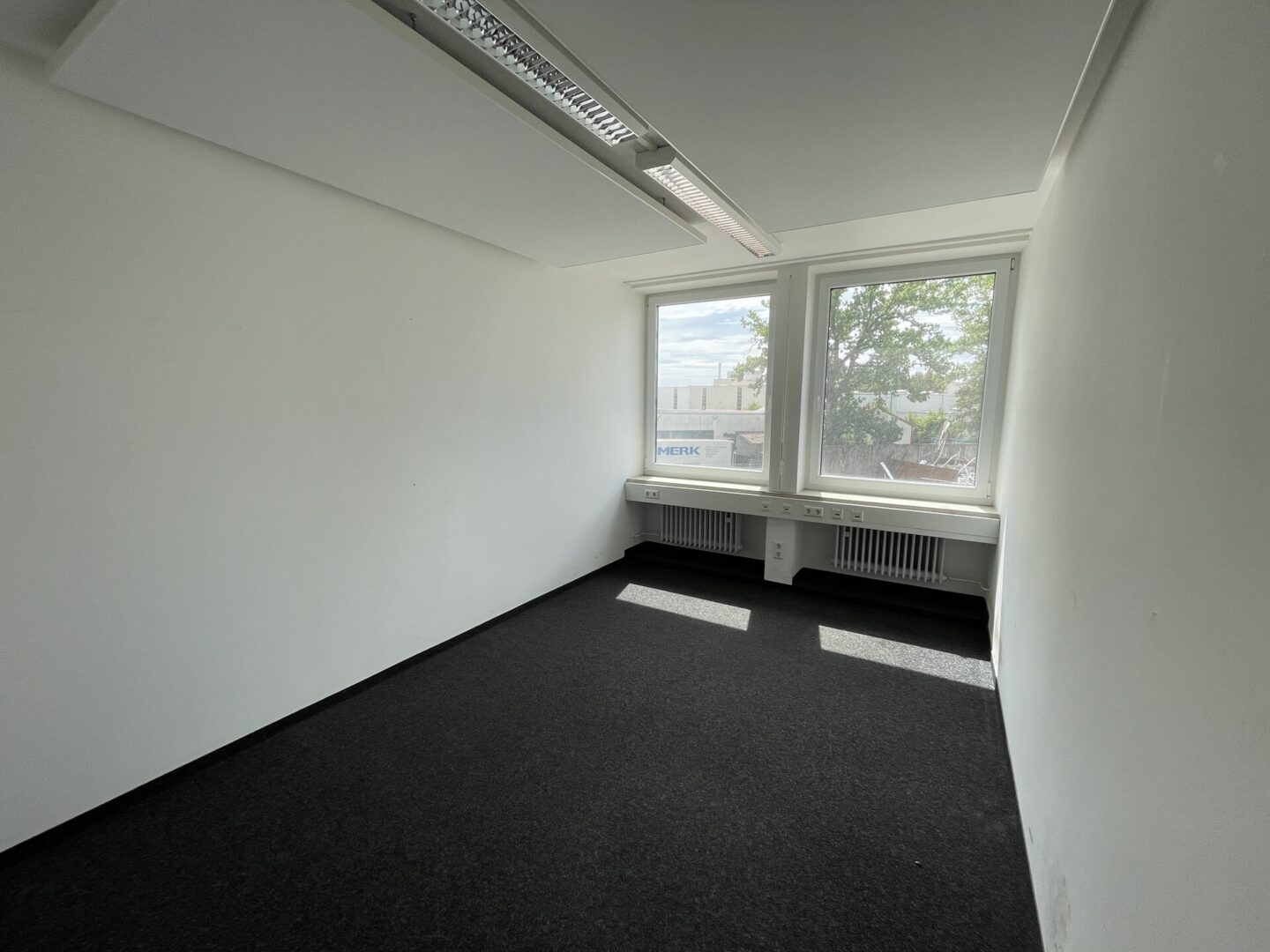 Büro 1