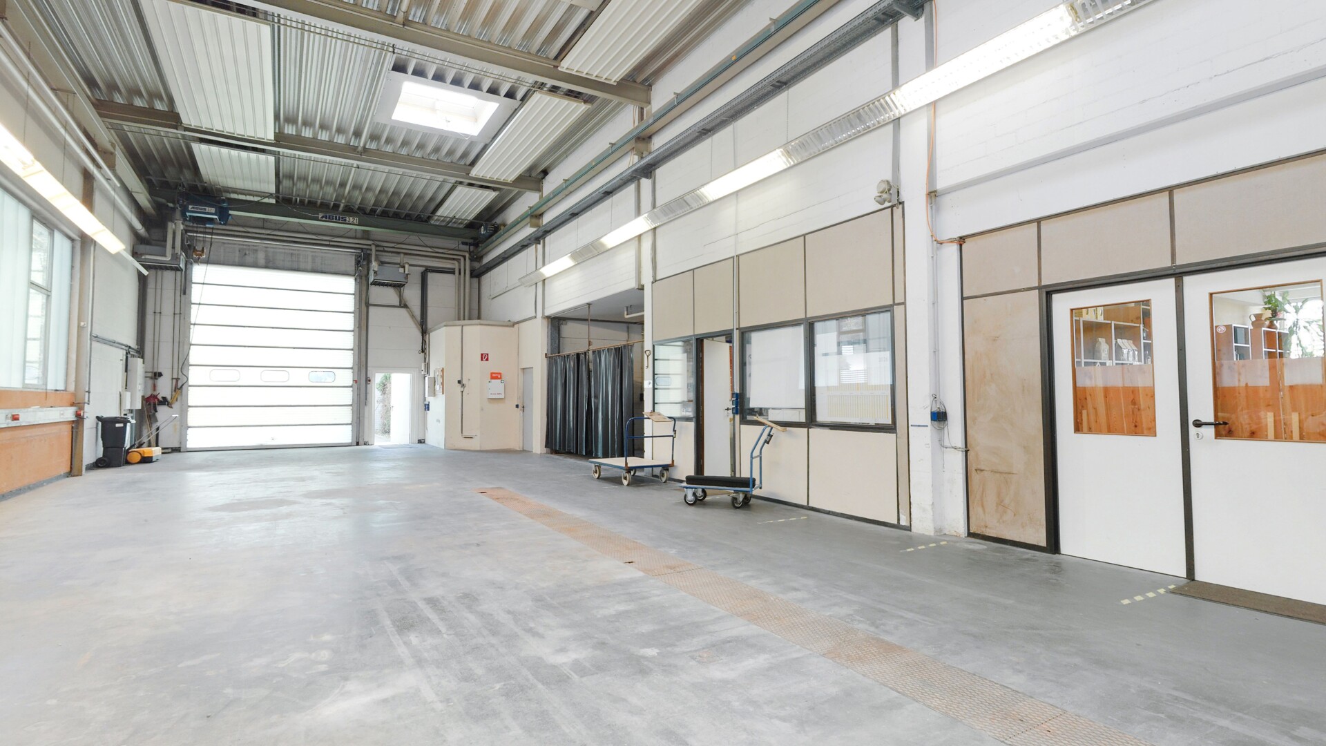 Halle/Lager/Produktion