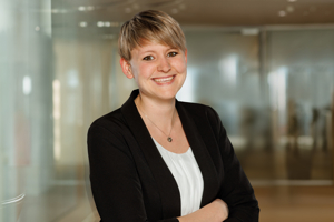 Frau Schmoll, Kerstin